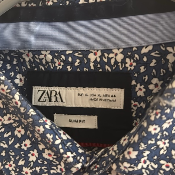 Zara - Men’s XL - Floral Print - Slim Fit Button Down - Picture 2 of 3